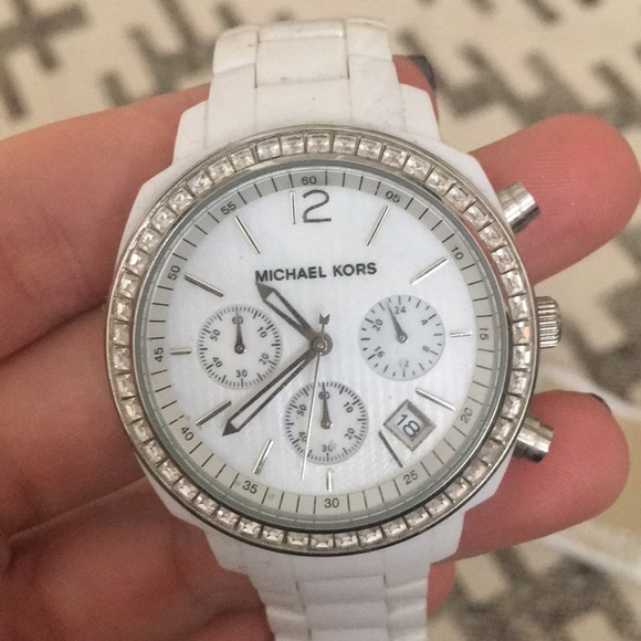 Authentic white Michael Kors watch - Picture 2 of 4